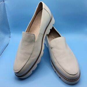 Vionic 'Kensley' Leather Loafers With Arch Support 6.5 Eggshell